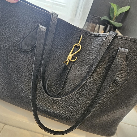 Burberry Tote Bag Large with Pouch - Picture 12 of 16